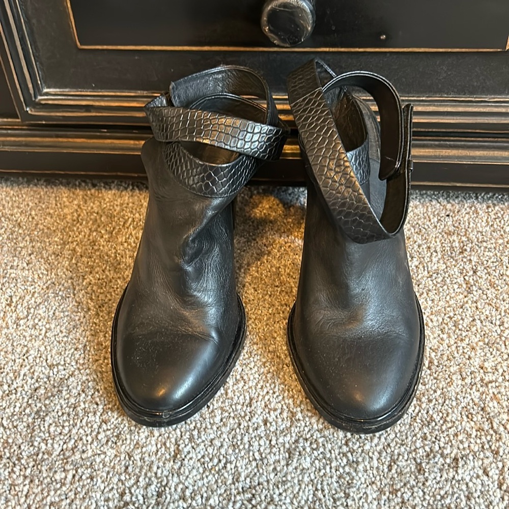 KENNETH COLE NEW YORK LEATHER MULE ANKLE BOOTS W/ANKLE WRAP STRAPS